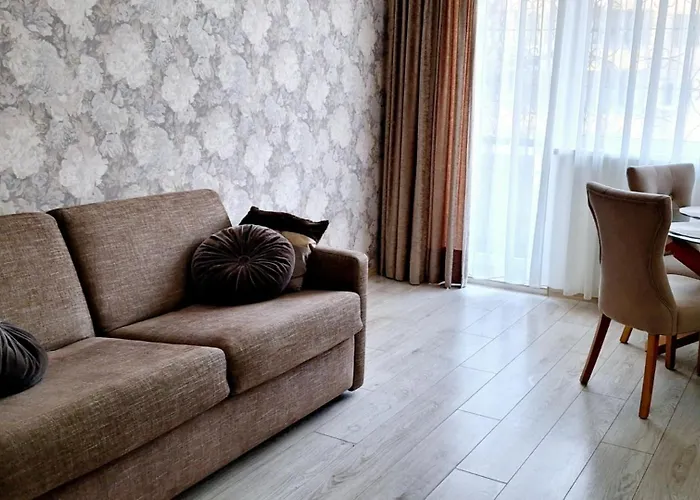 Apartment Next To Cathedral Of Saints Peter & Paul
